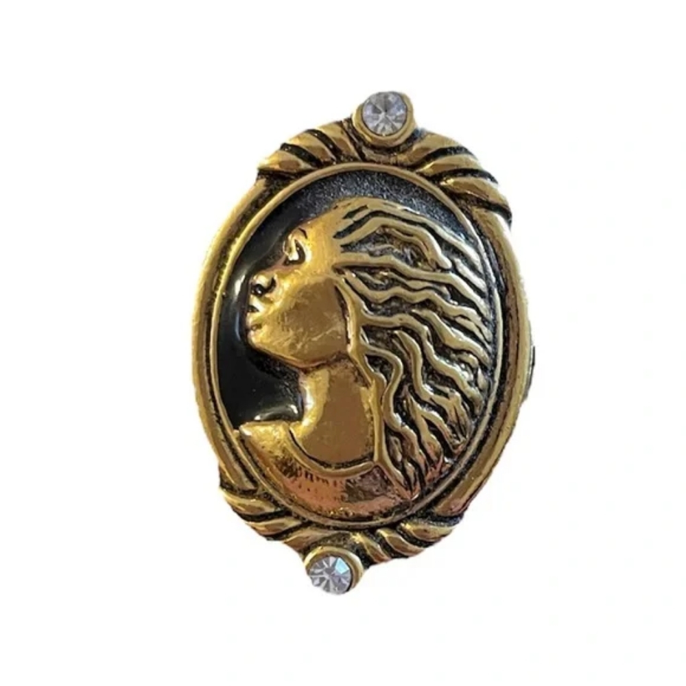 Coreen Simpson ring